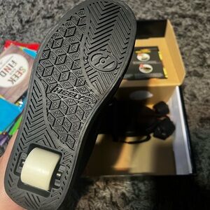 Boys Heelys new in box size 2